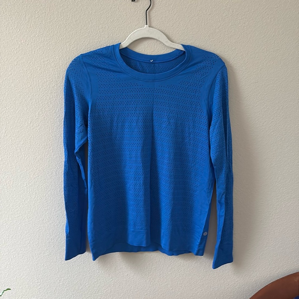 Lululemon perforated running tee in cobalt blue